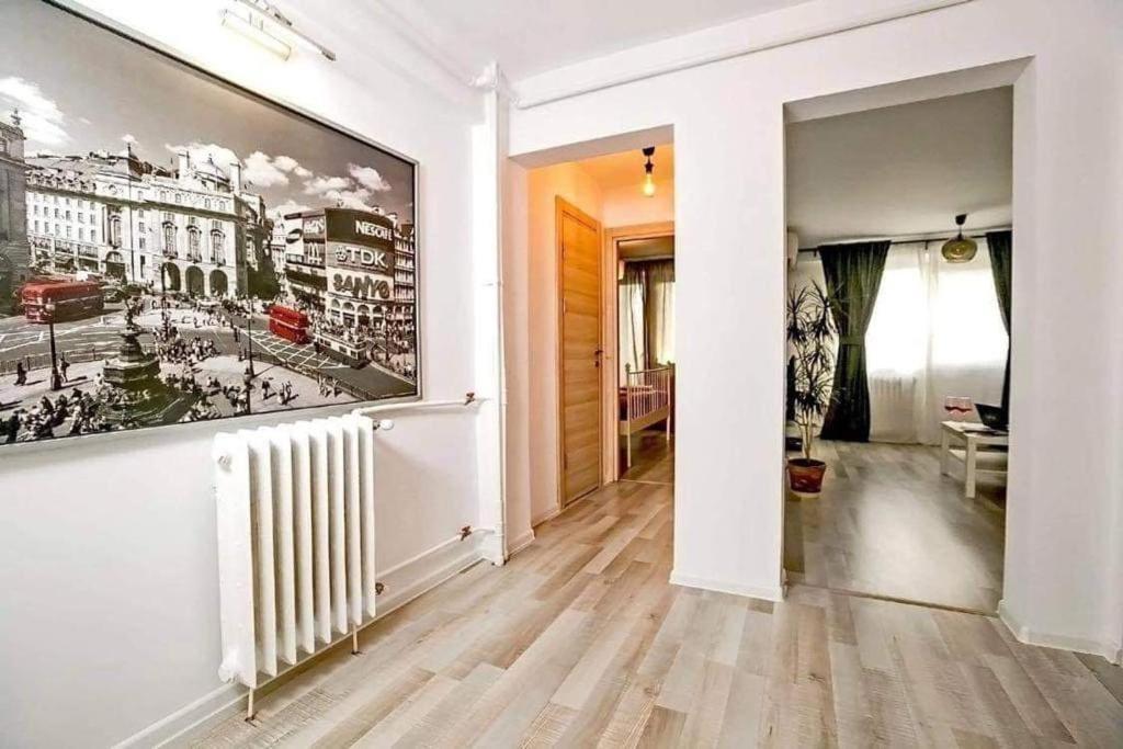 Poetry I Piata Victorei Bucureşti Exterior foto